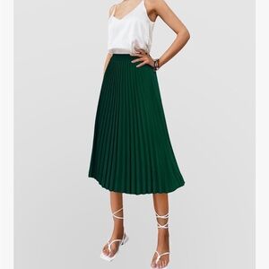 Elegant Green Pleated Skirt